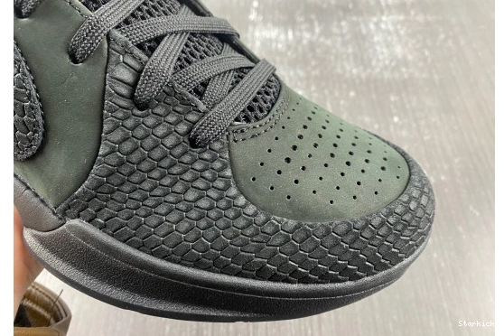 4 Protro FQ3544-001  Mamba Nike Gift of Kobe 0401